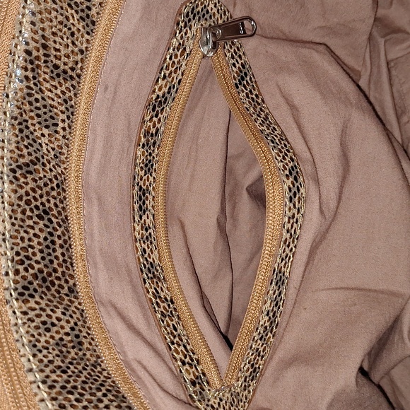 π¦ Reptile Leather shoulder bag / purse. Vintage. Awesome. Roomy. - Picture 9 of 14